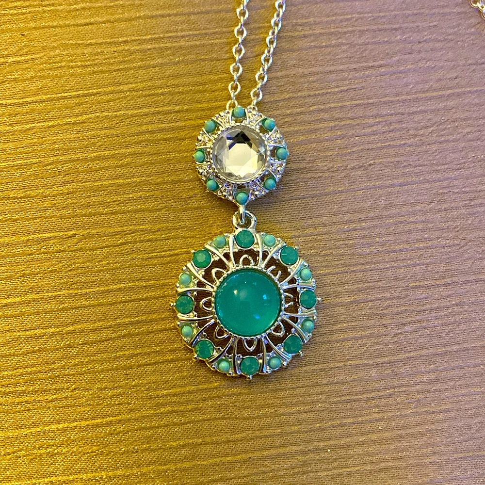 Avon Steel Magnolias long Necklace Costume Jewelry